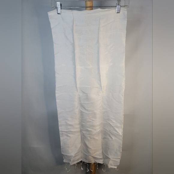Vintage White Silk Scarf  with fringe - Picture 3 of 10